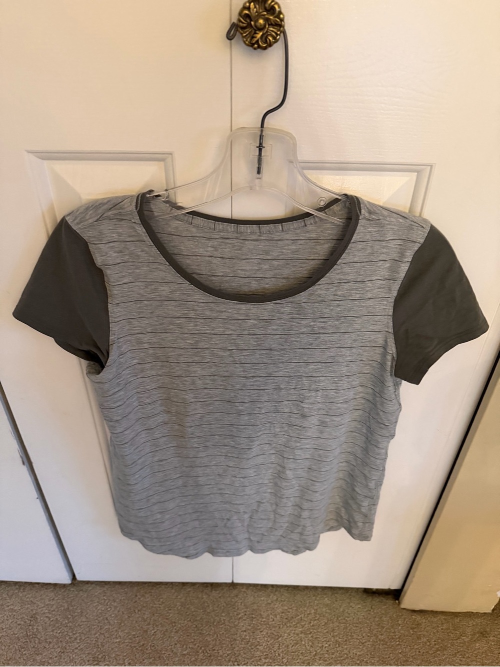 Lululemon love crew Women's Gray Striped Short Sleeve Top